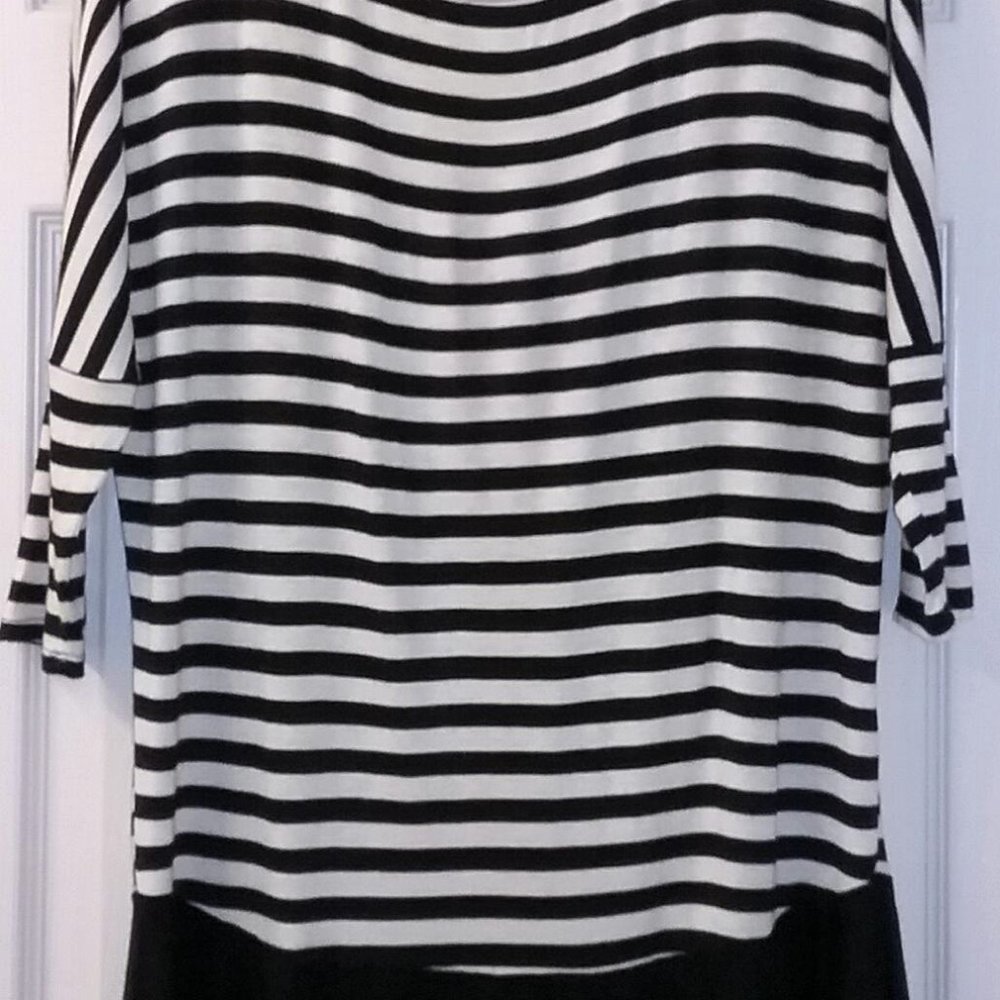 Emerald Brand Black & White Stripe Top. Size M